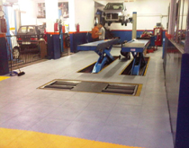 4s店維修車(chē)間地面裝修材料 防滑耐油 維修區(qū)地板磚